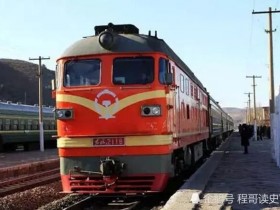 毛主席坐火车出行被恶意袭击,抓到凶手后,主席却说放了他吧