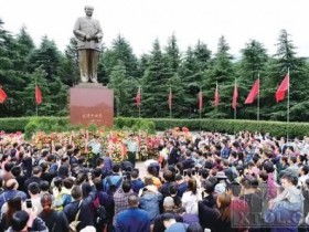 毛泽东在网络上的关注度如此之高,为什么?