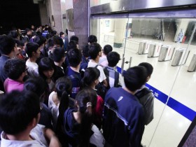 34岁研究生凌晨在自习室猝死直的是任务过多吗!