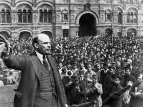 关于斯大林的读书笔记与再反思(三)迎接列宁回国并代表列宁做政治报告