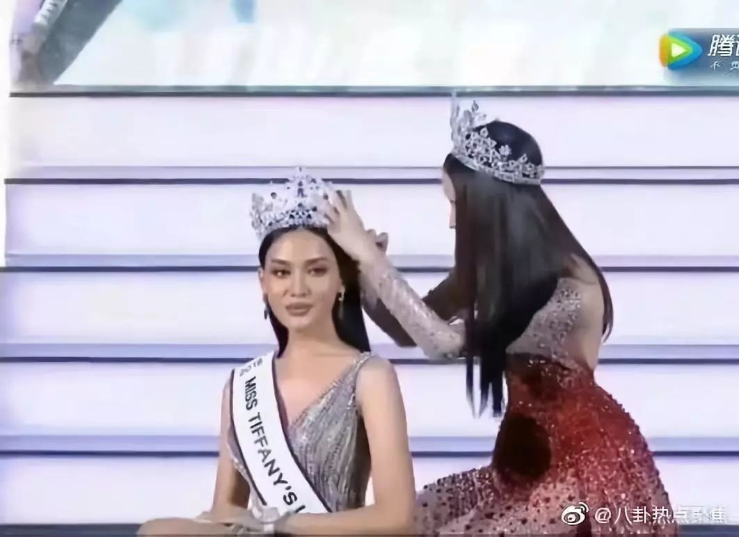 泰国变性选美冠军Ruethaipreeya Nuangle视频与生活照瞬间窜红！