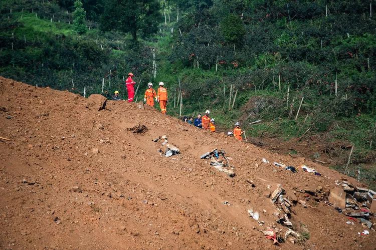 贵州水城山体滑坡最新视频击直灾难原因及死亡人数场景吓人