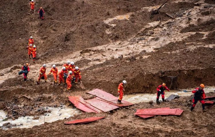 贵州水城山体滑坡最新视频击直灾难原因及死亡人数场景吓人