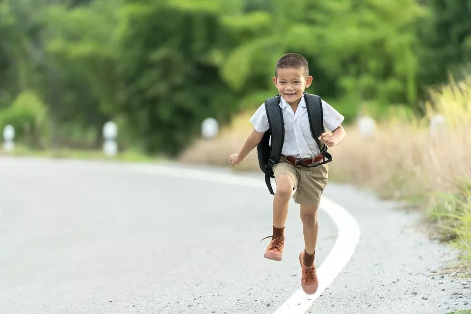 恩施朝阳坡小学事件最新消息：校园无差别杀人难道没办法杜绝吗？