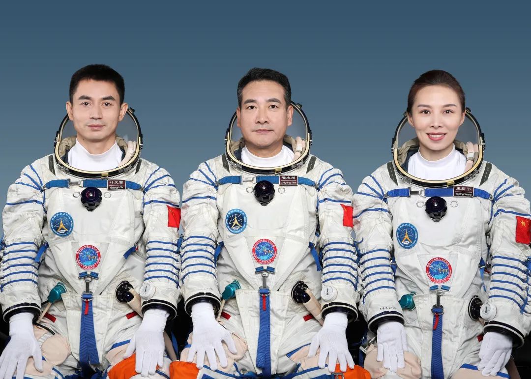 王亚平将成中国首位出舱女航天员她的简历竟如此牛逼！